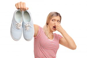 ¿Cómo eliminar el mal olor de los pies?