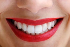 ¿Qué color de labial hace que tus dientes se ven más blancos y cuáles no?