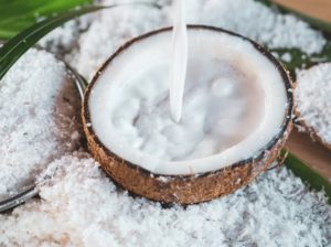 La leche de coco te ayudará a tener una piel perfecta