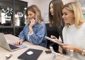 El empoderamiento femenino a través de la tecnología